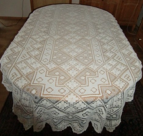 M601M tablecloth for large table